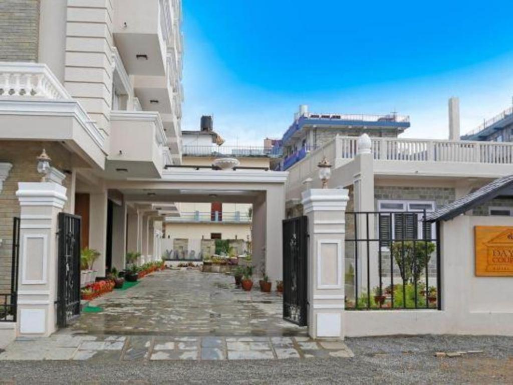 Da Yatra Courtyard Hotel & Resort Pokhara Exterior foto